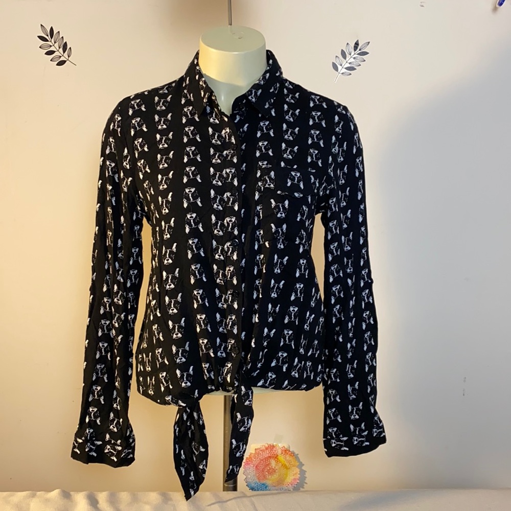 Bull dog print button-up tie off top